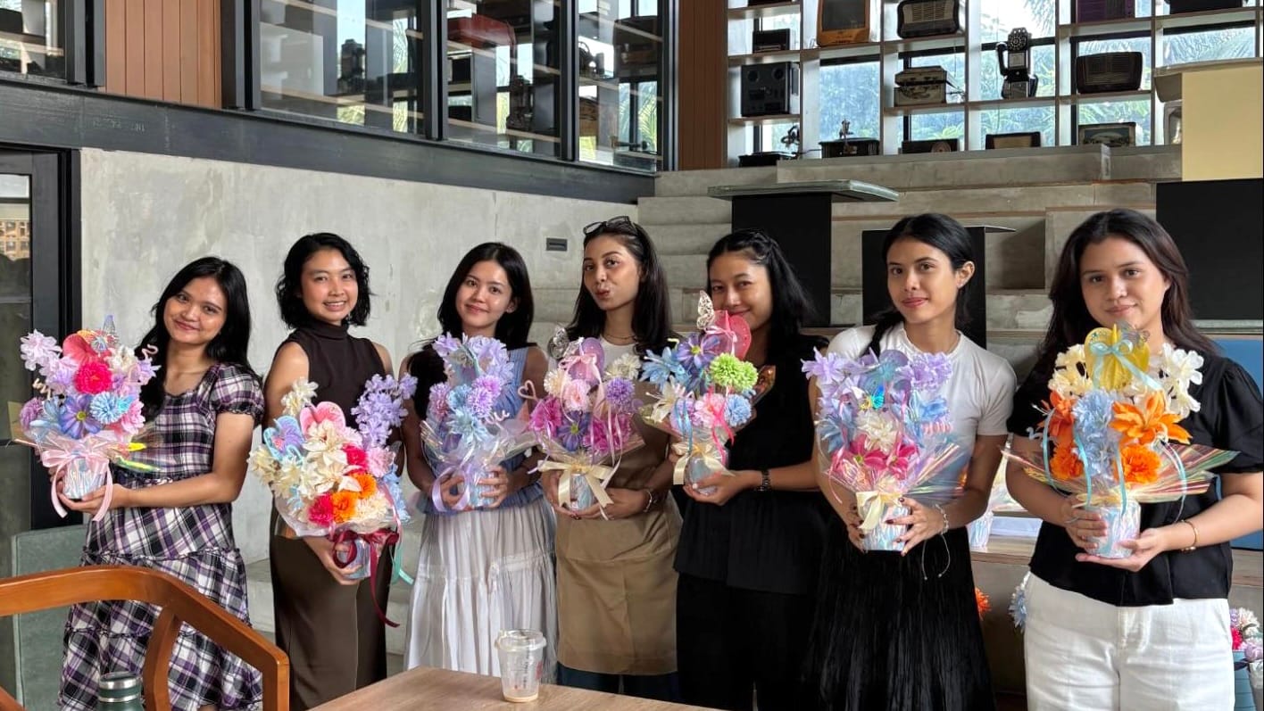 Flower Arrangement with Bungain Kamu